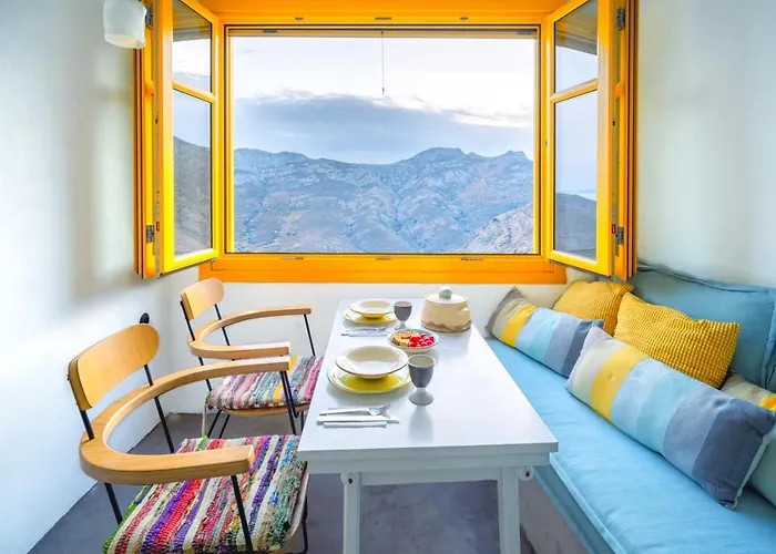 Holiday home 1890 Cliff House Serifos Town